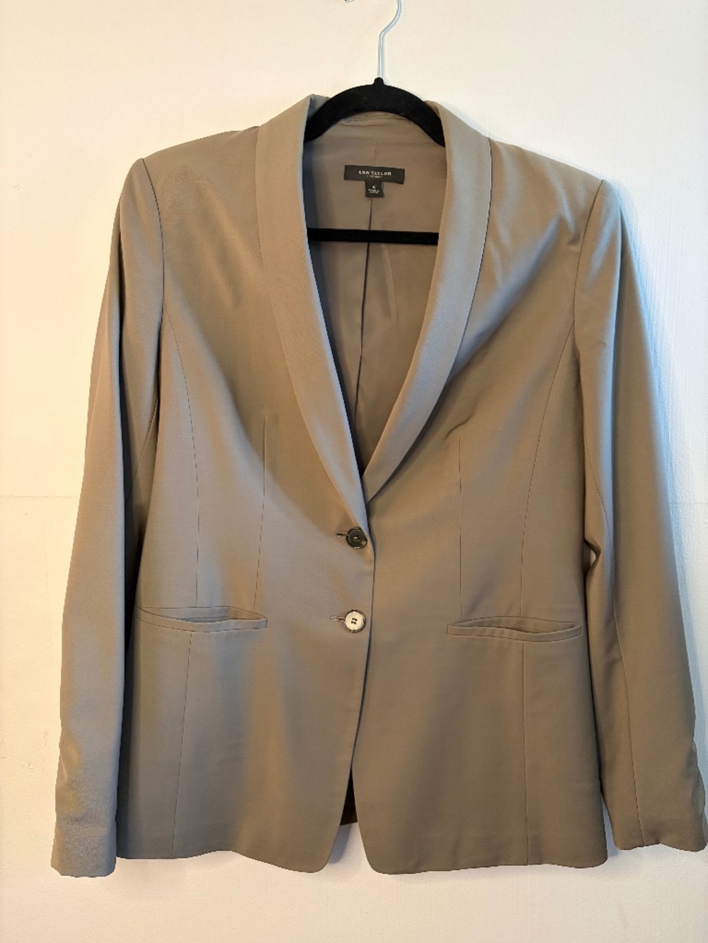 Ann Taylor 2 Size 4-Button Down Blazer!